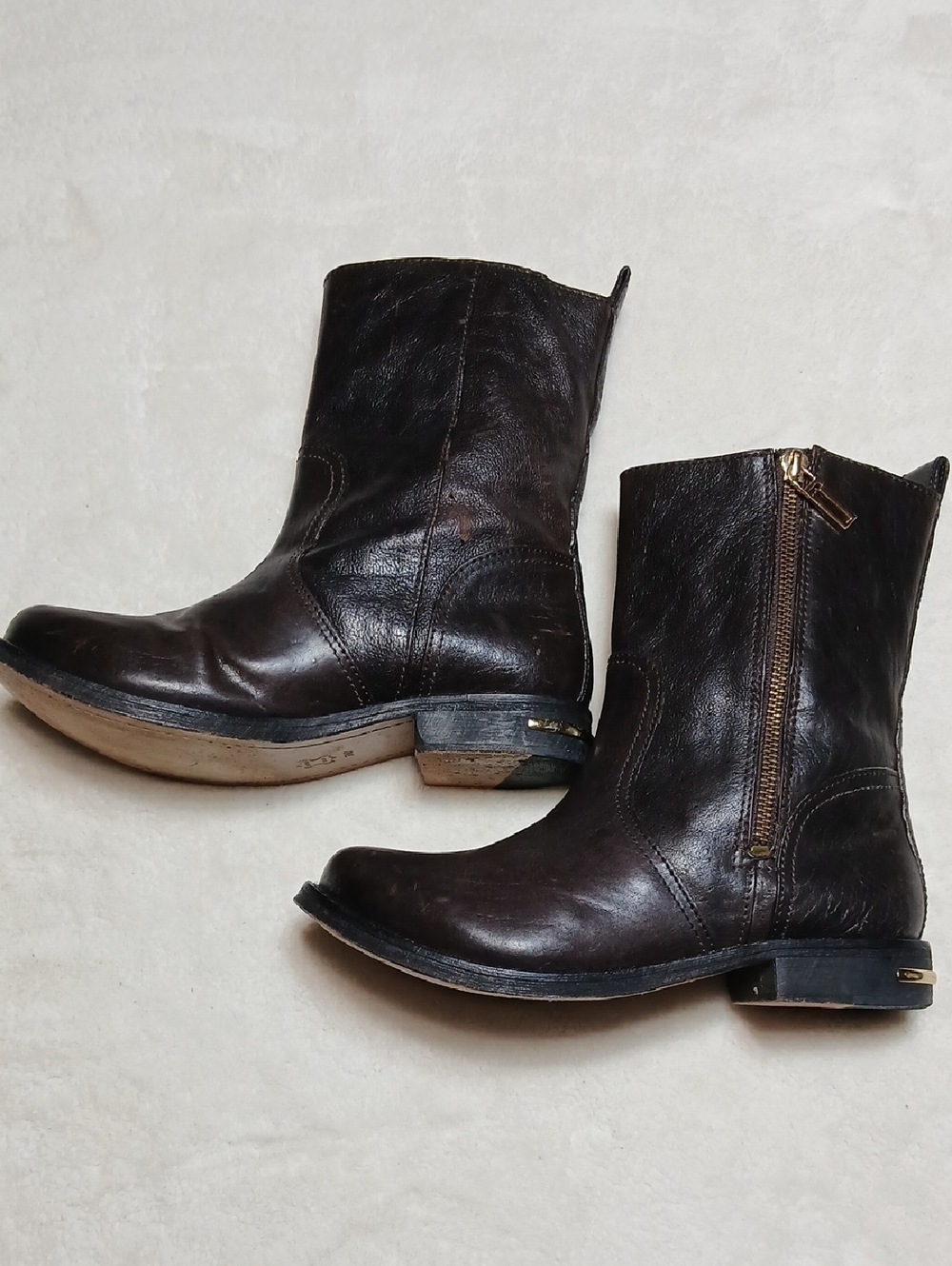 Tory Burch Elyse Dark Brown Leather Side-Zip Ankle Biker Boots Size 7 M Womans